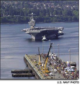 USS Abraham Lincoln arriving in Everett, Wash.