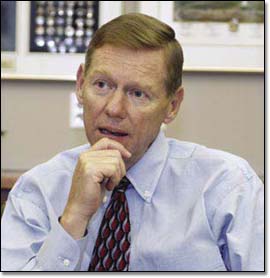 Alan Mulally reviews 2004