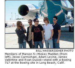 Members of Maroon 5